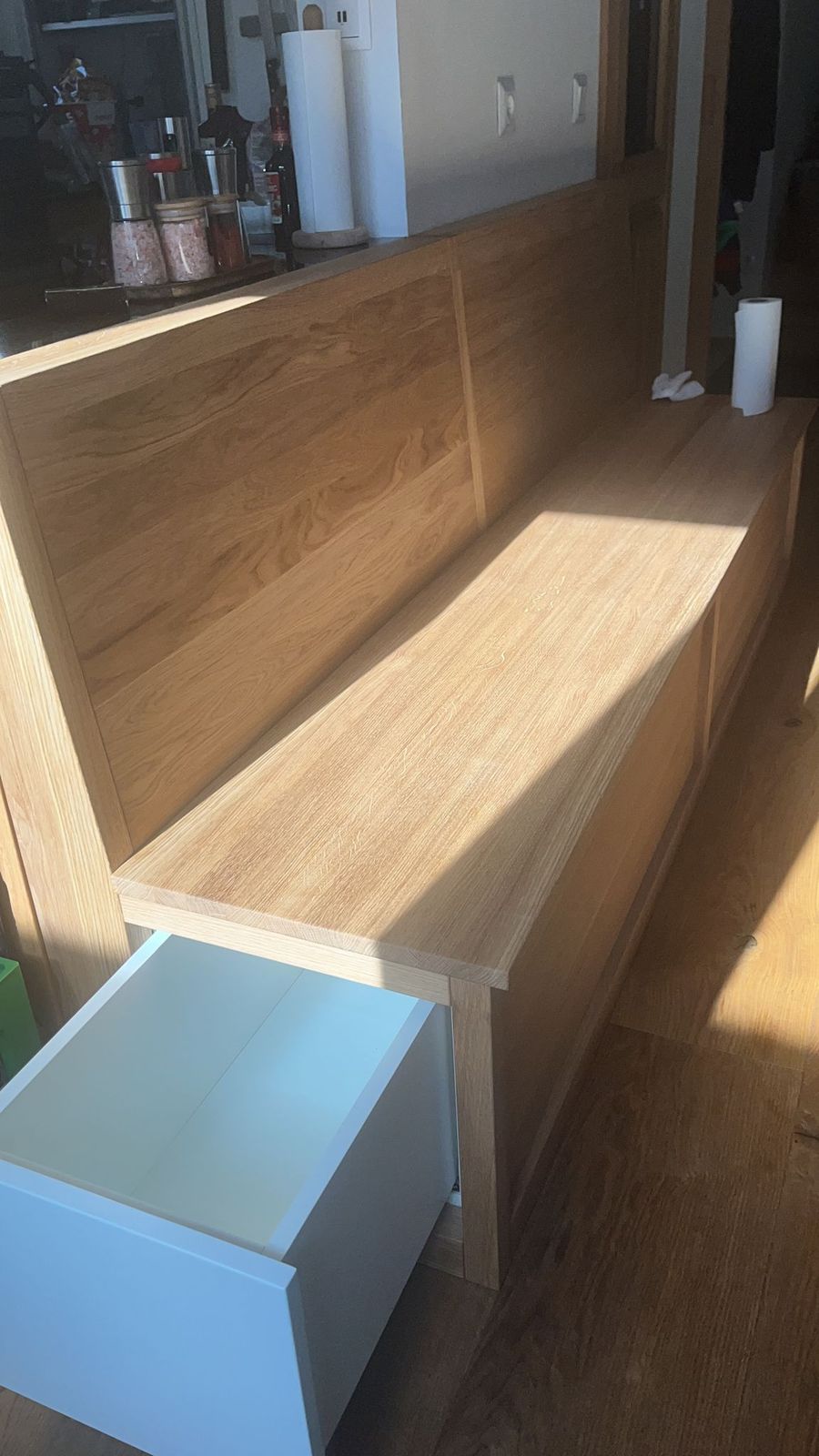 Egyedi tölgyfa ülőpad fiókkal – Győr